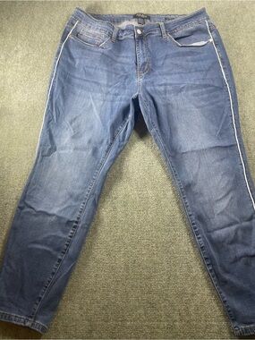 Judy‎ Blue Light-Mid Blue Denim Jeans with White Pin Stripe